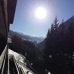 Daire Berghaus Glockner, Niedermeyer